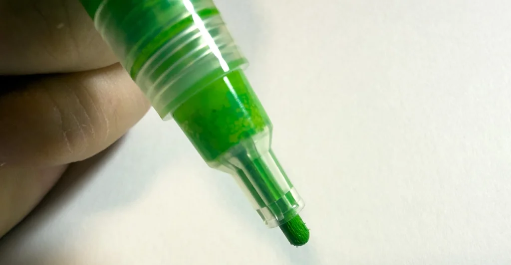 Rotulador recargable económico de Temu probado por Yen San